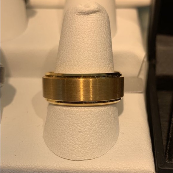 Jewelry - Picture 3 of 4